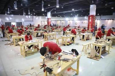 東成紅木工匠榮獲&ldquo;中國家具行業(yè)技術能手&rdquo;稱號